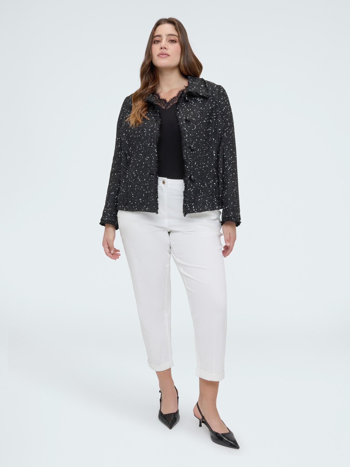 Veste &agrave; paillettes et d&eacute;tails effiloch&eacute;s image number 3