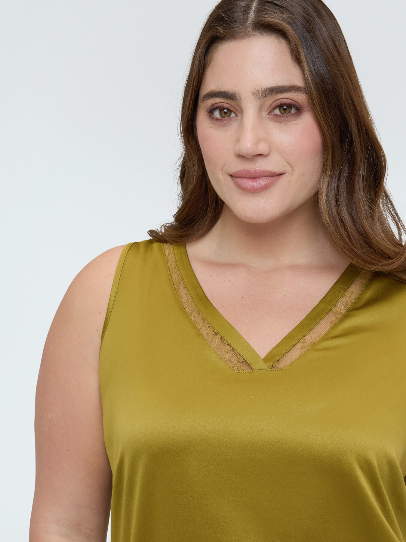 V-neck top with lace detail image number 2