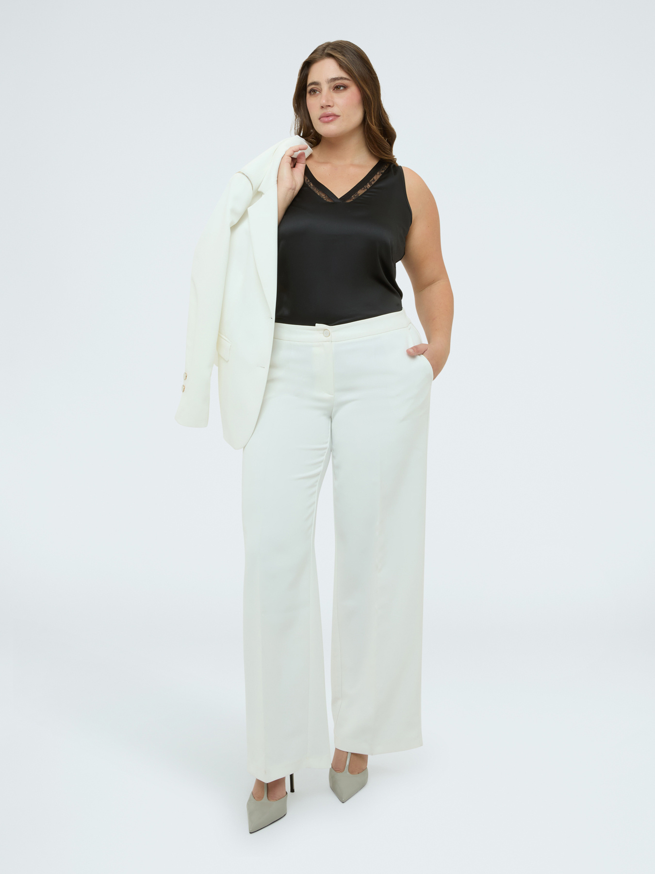 V-neck top with lace detail image number 2