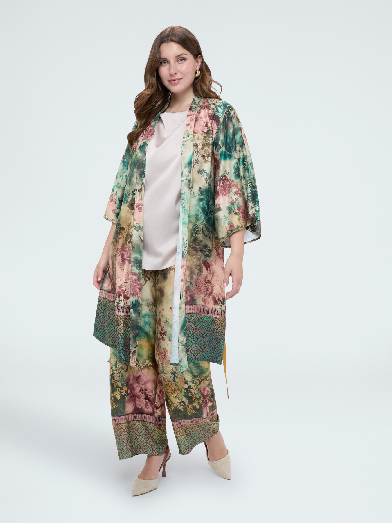 Kimono with print and belt image number 0