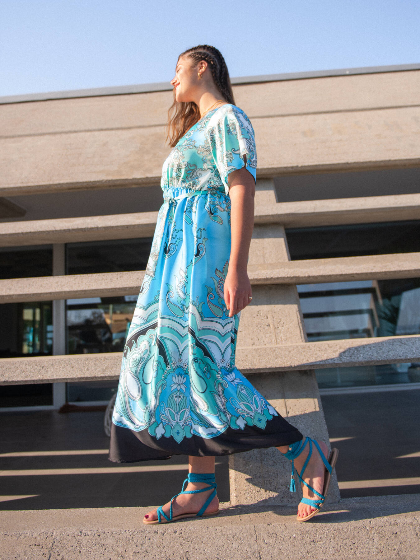 Bedrucktes langes Kleid mit G&uuml;rtel image number 0