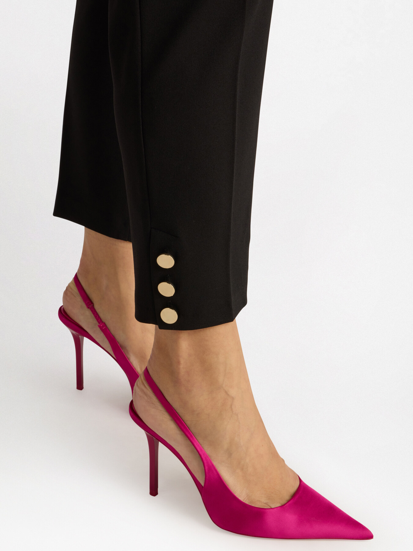 New York trousers with buttons at the hem image number 3