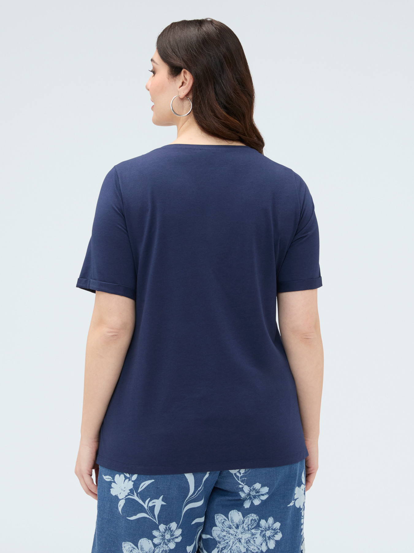 Cotton t-shirt with neckline appliqu&eacute; image number 3