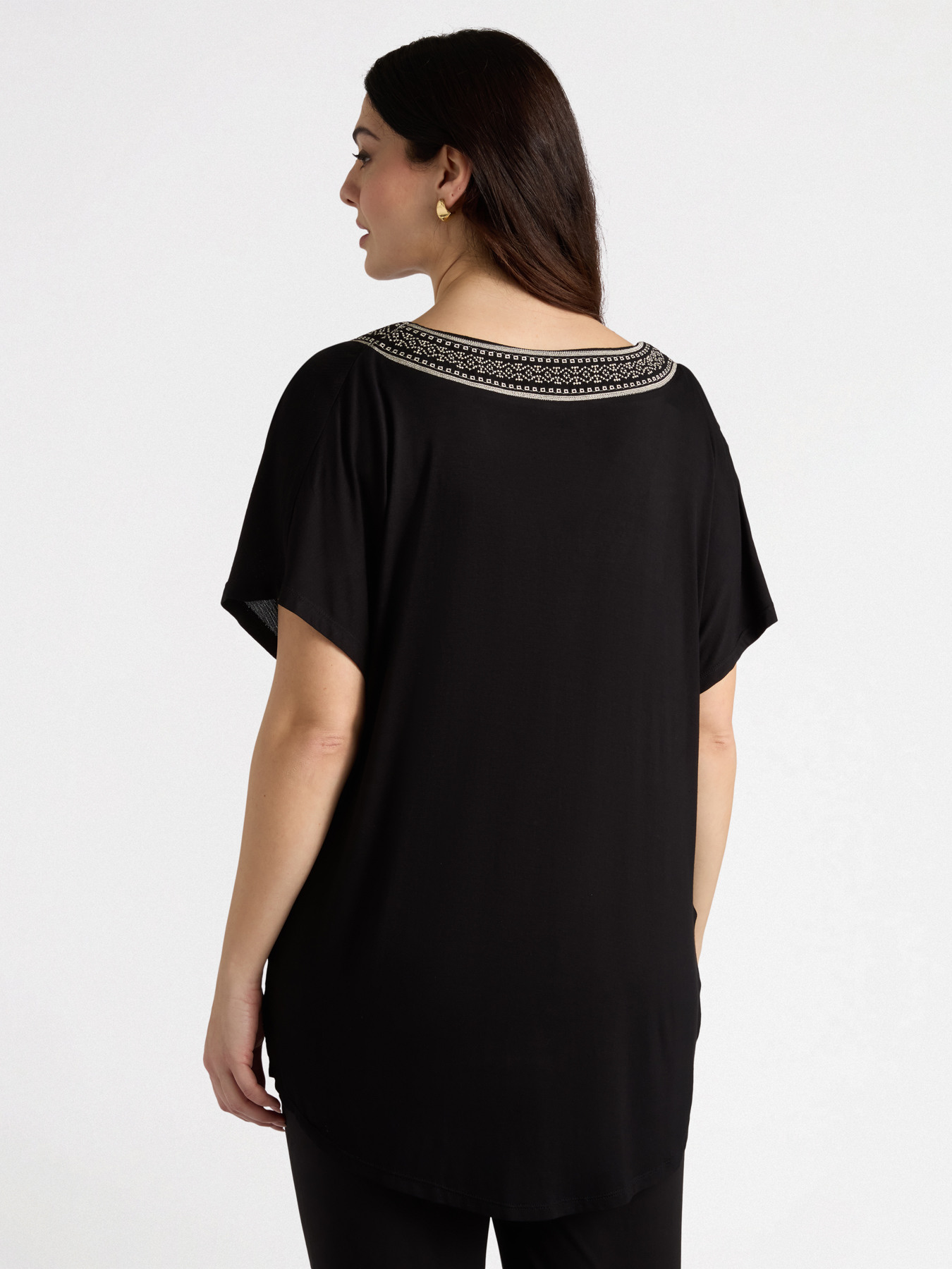 T-shirt con ricamo etnico image number 1