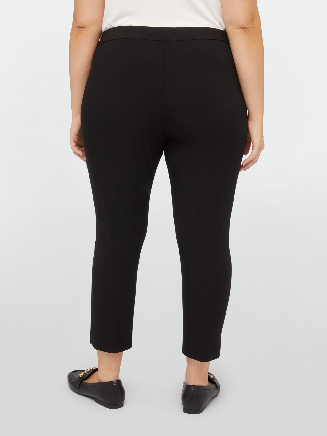 Pantaloni Capri image number 2