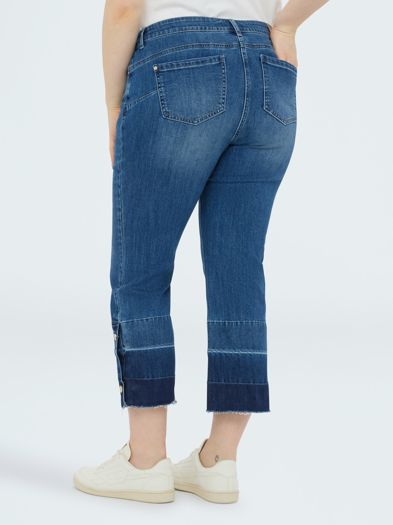Kick Flare Jeans mit ausgefranstem Saum image number 1