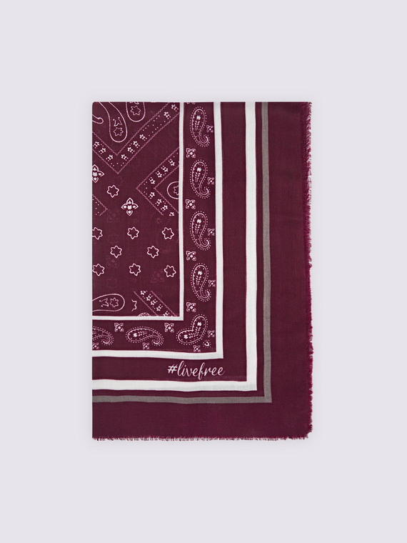 Long scarf with paisley print