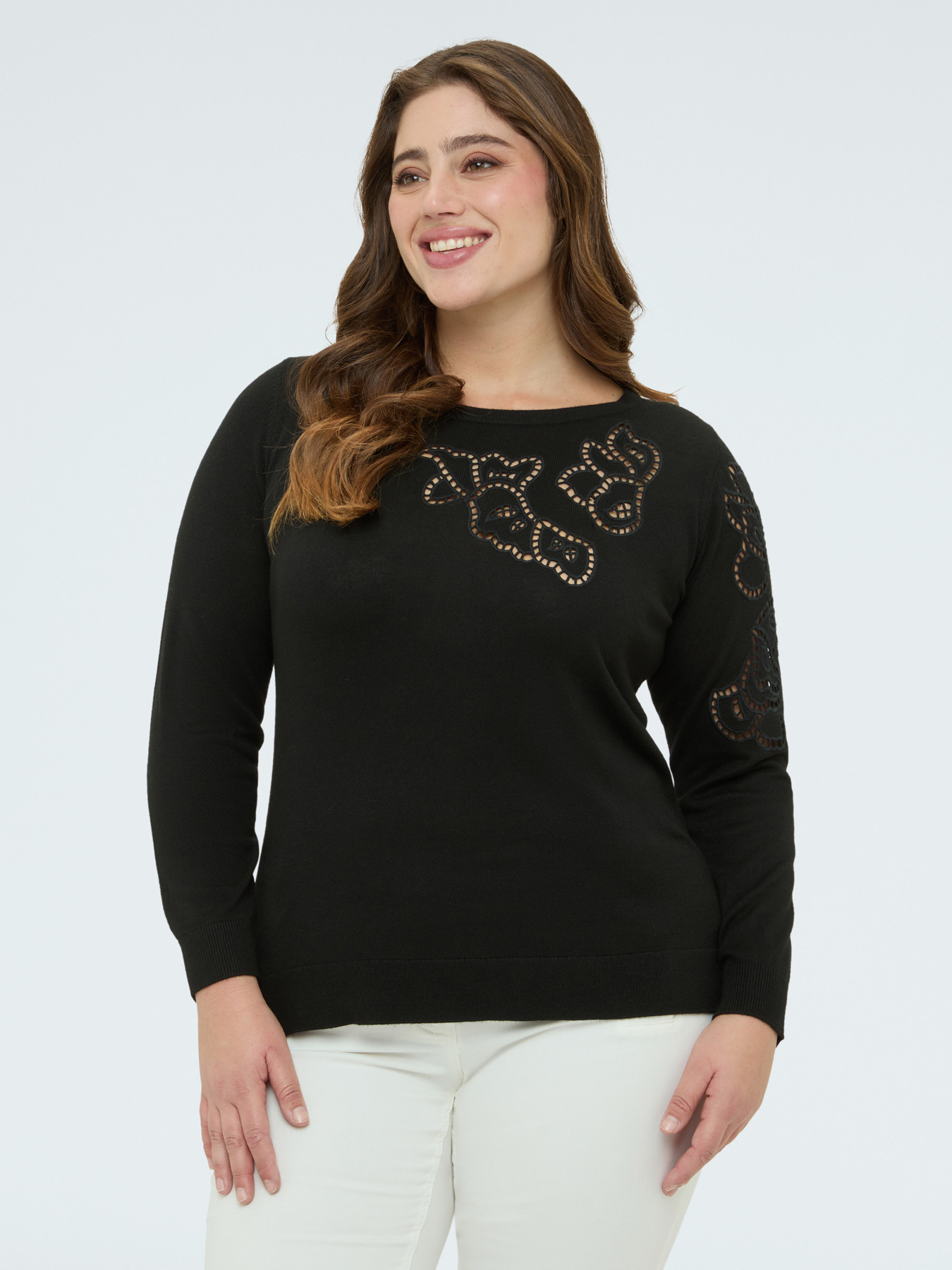 Pull avec motif ajour&eacute; image number 2