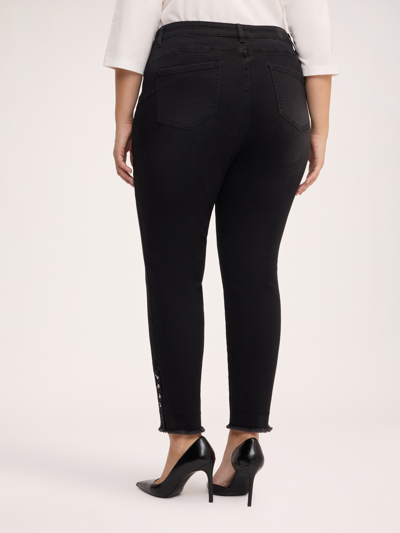 Jeans Skinny con applicazioni image number 1