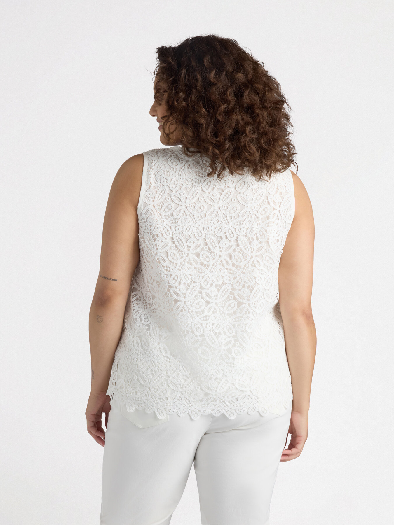 Top in pizzo macram&eacute; image number 1