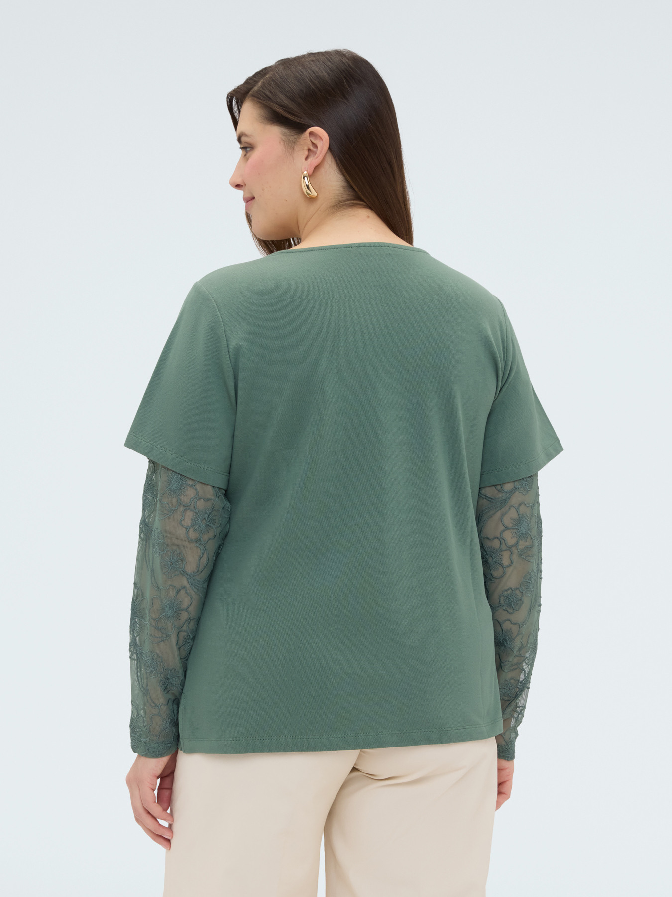 T-shirt with lace sleeves and neckline image number 1
