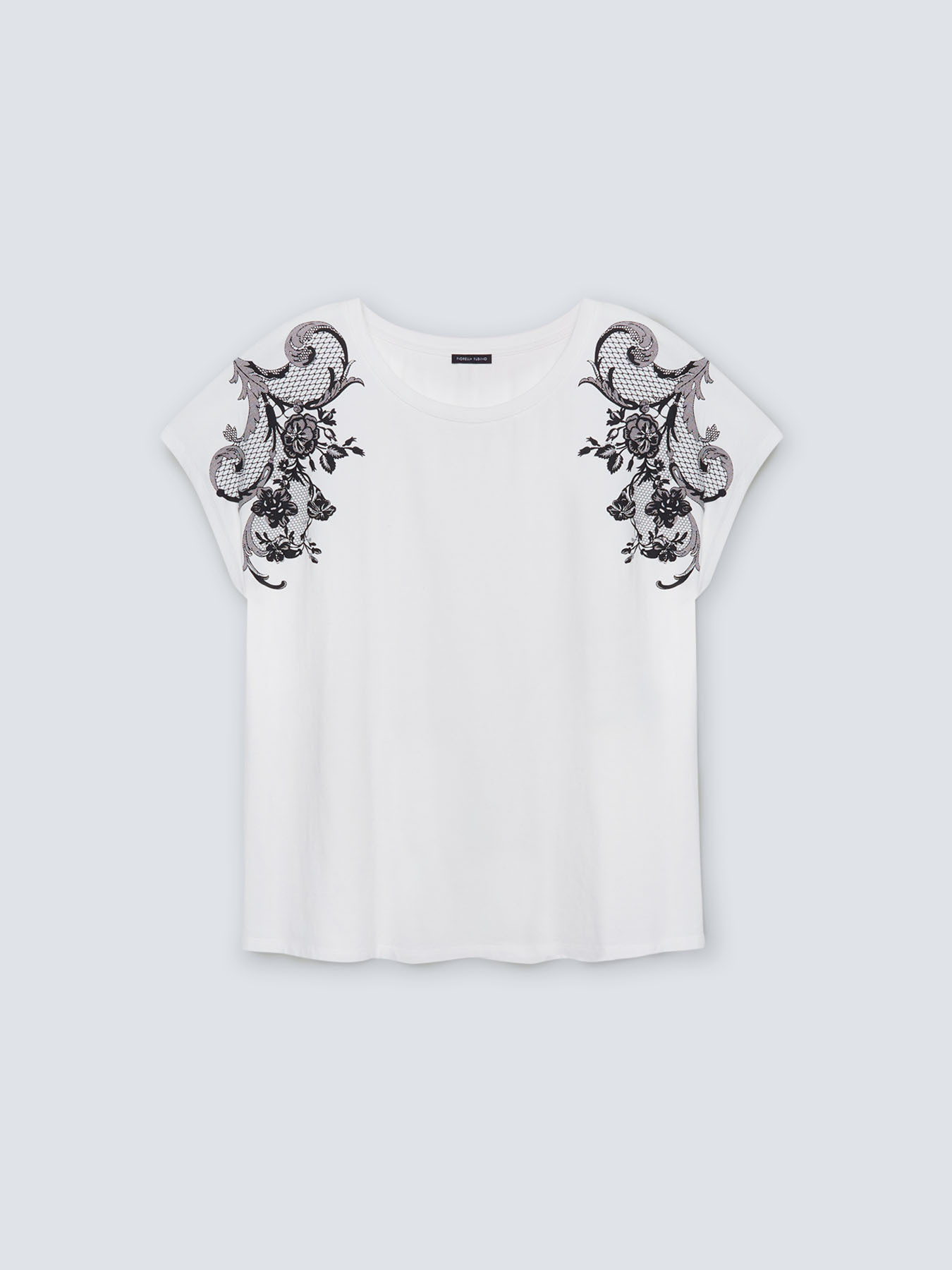 Camiseta con estampado de encaje image number 3