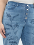 Jeans Barrell con ricamo floreale image number 3