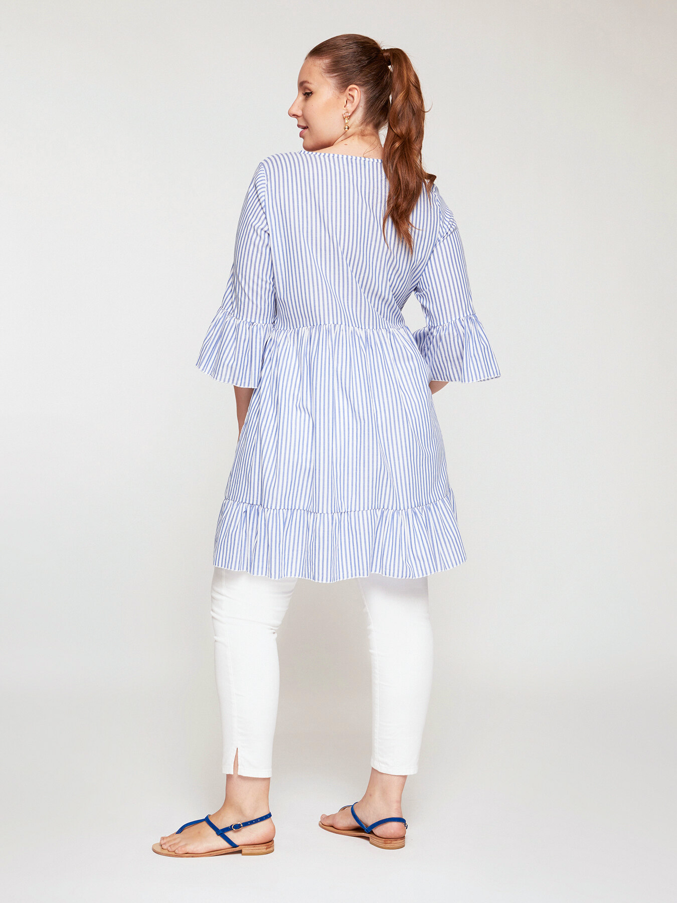 Blusa lunga rigata con balze image number 1