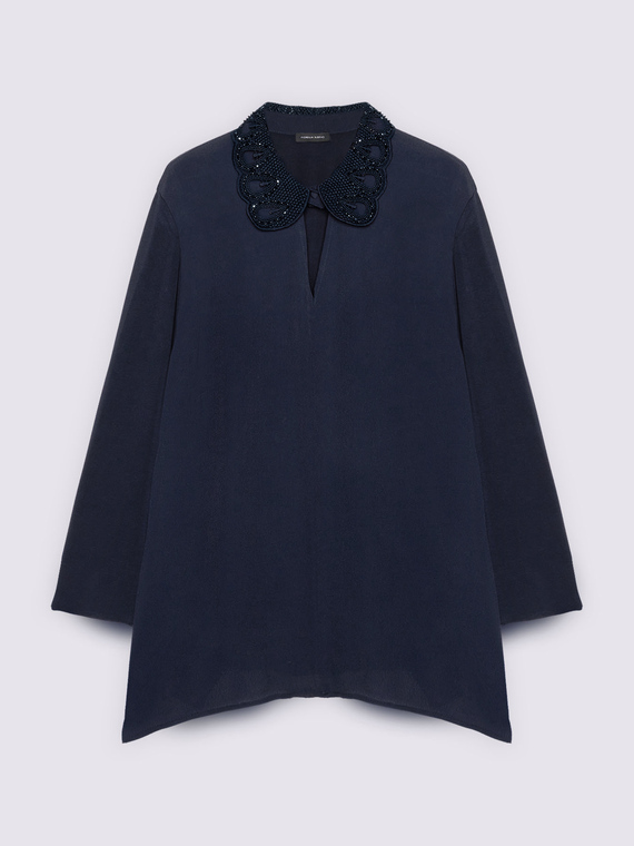 T-shirt bimaterica con colletto prezioso