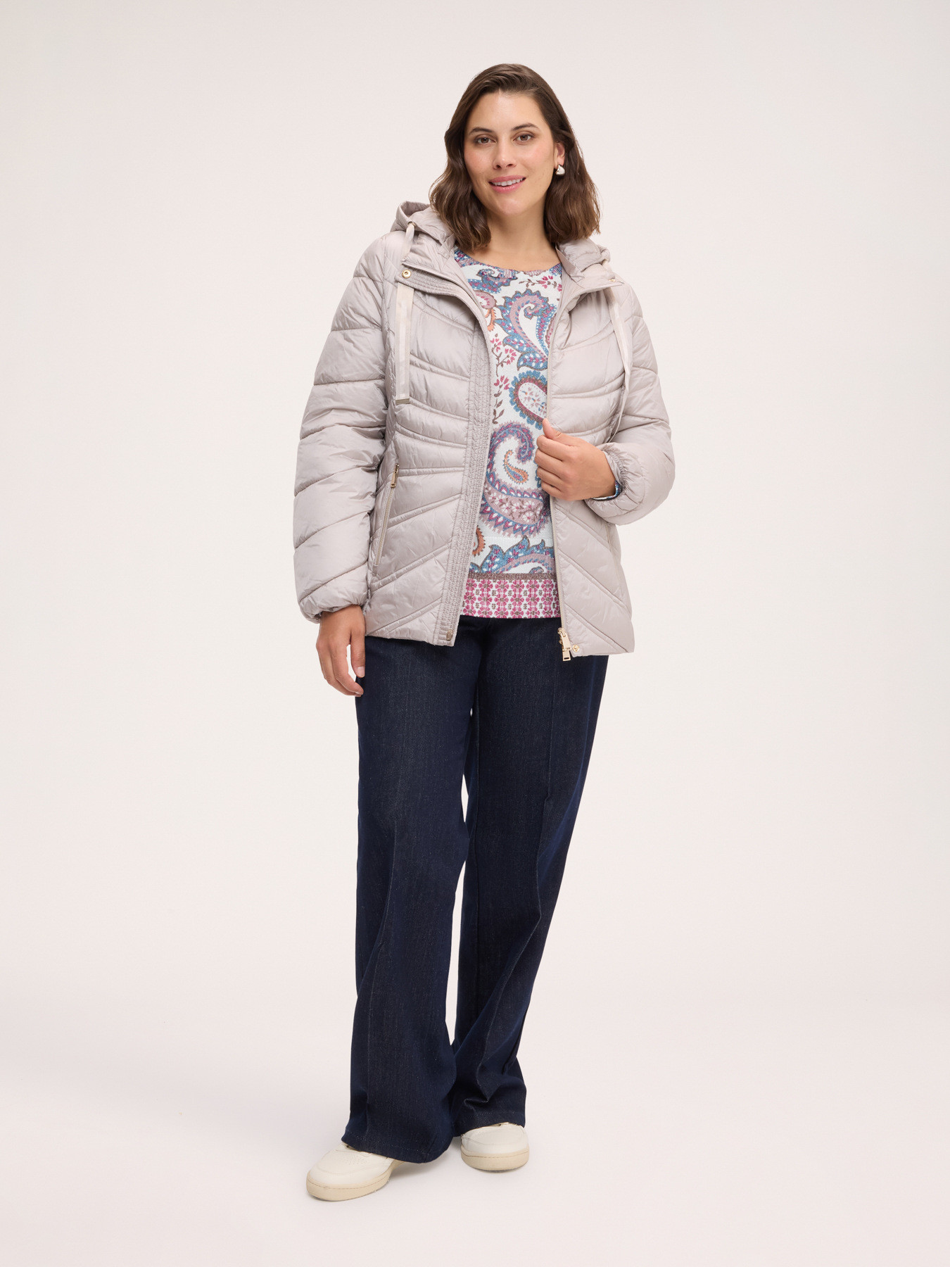Short wave-quilted puffer jacket image number 3