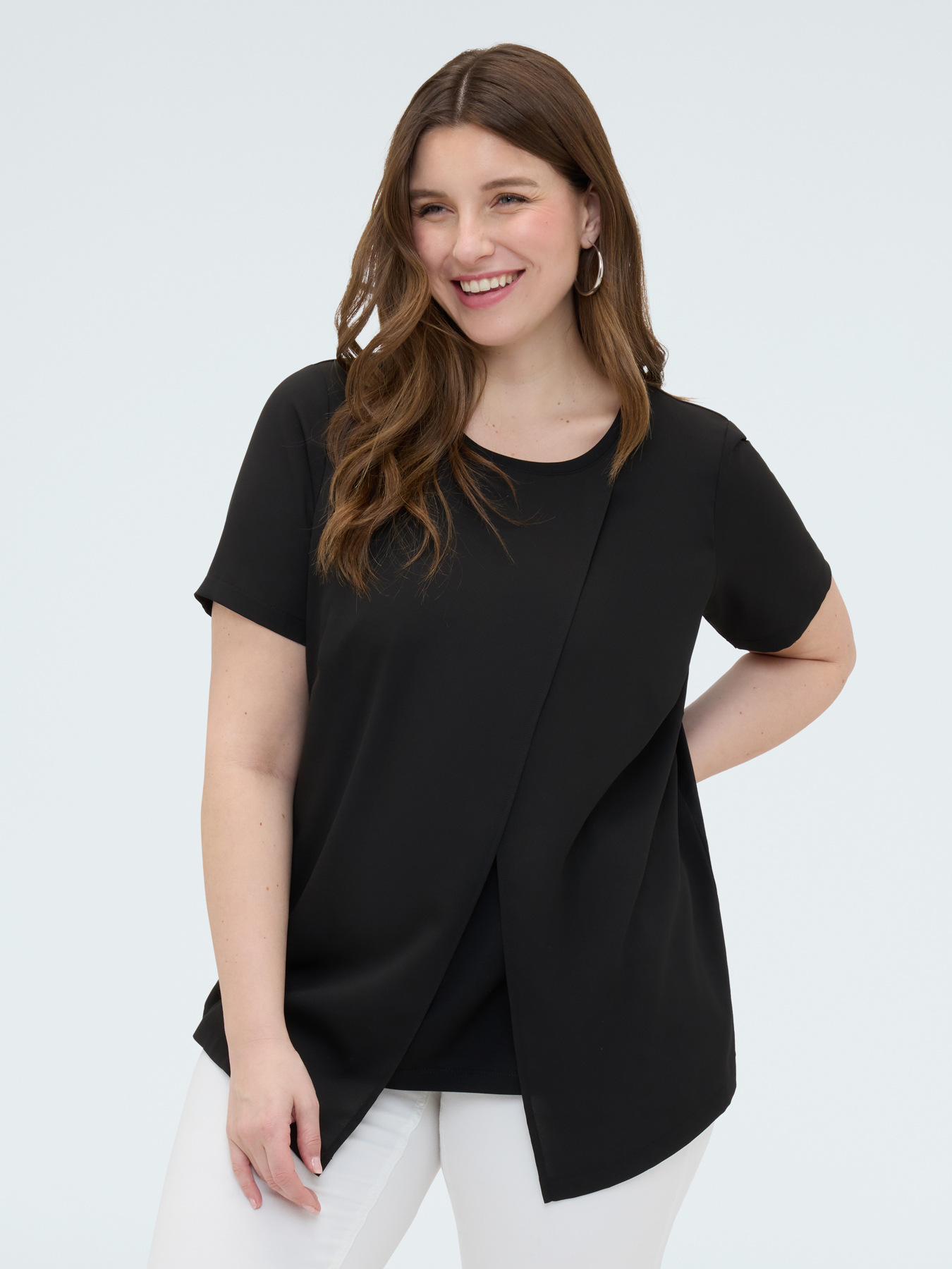 Bi-material t-shirt with wallet detail image number 3