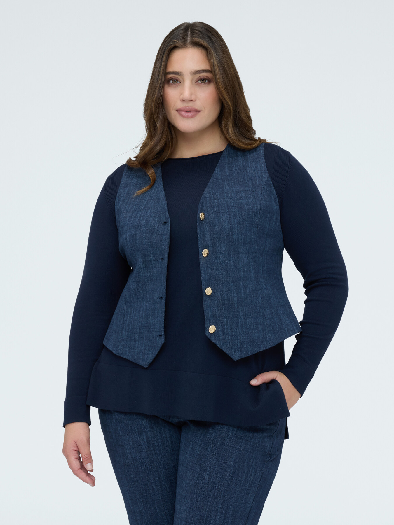 Milano stitch vest with buttons image number 0