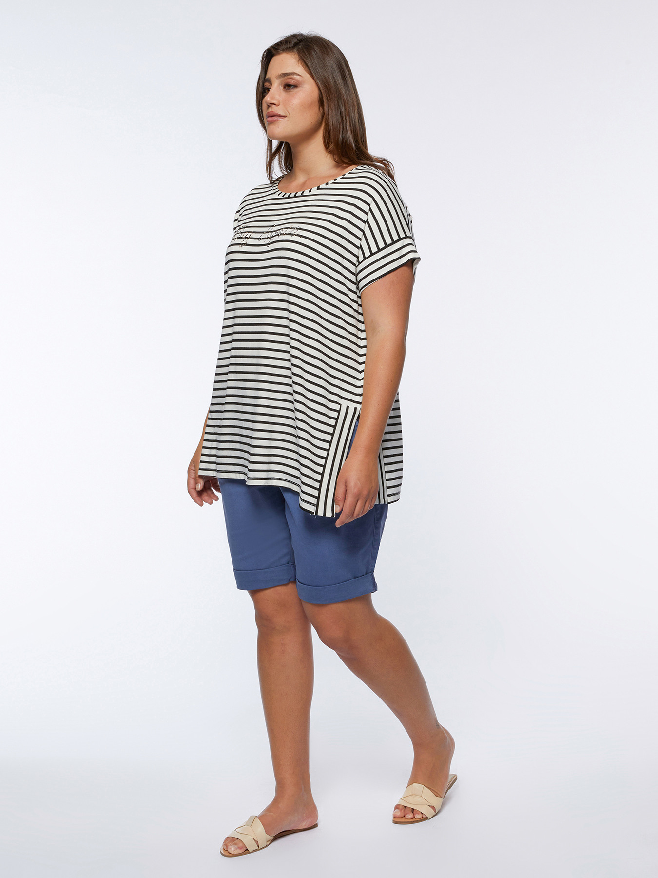 Camiseta amplia a rayas con texto image number 0