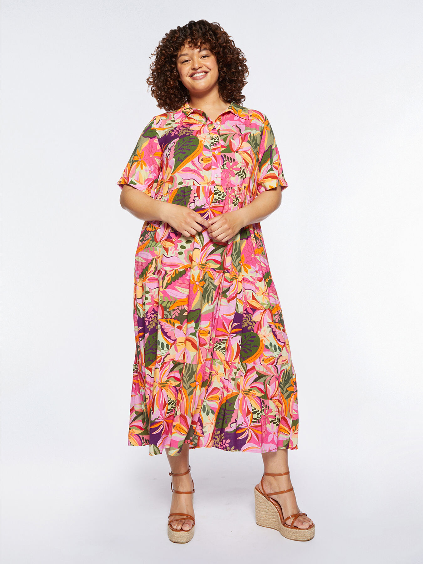 Langes, gebl&uuml;mtes Kleid image number 0