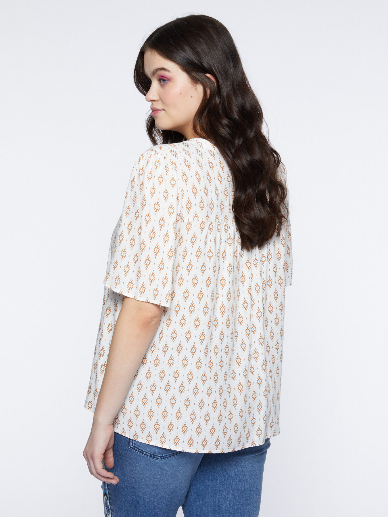 Camisa con estampado &eacute;tnico image number 1