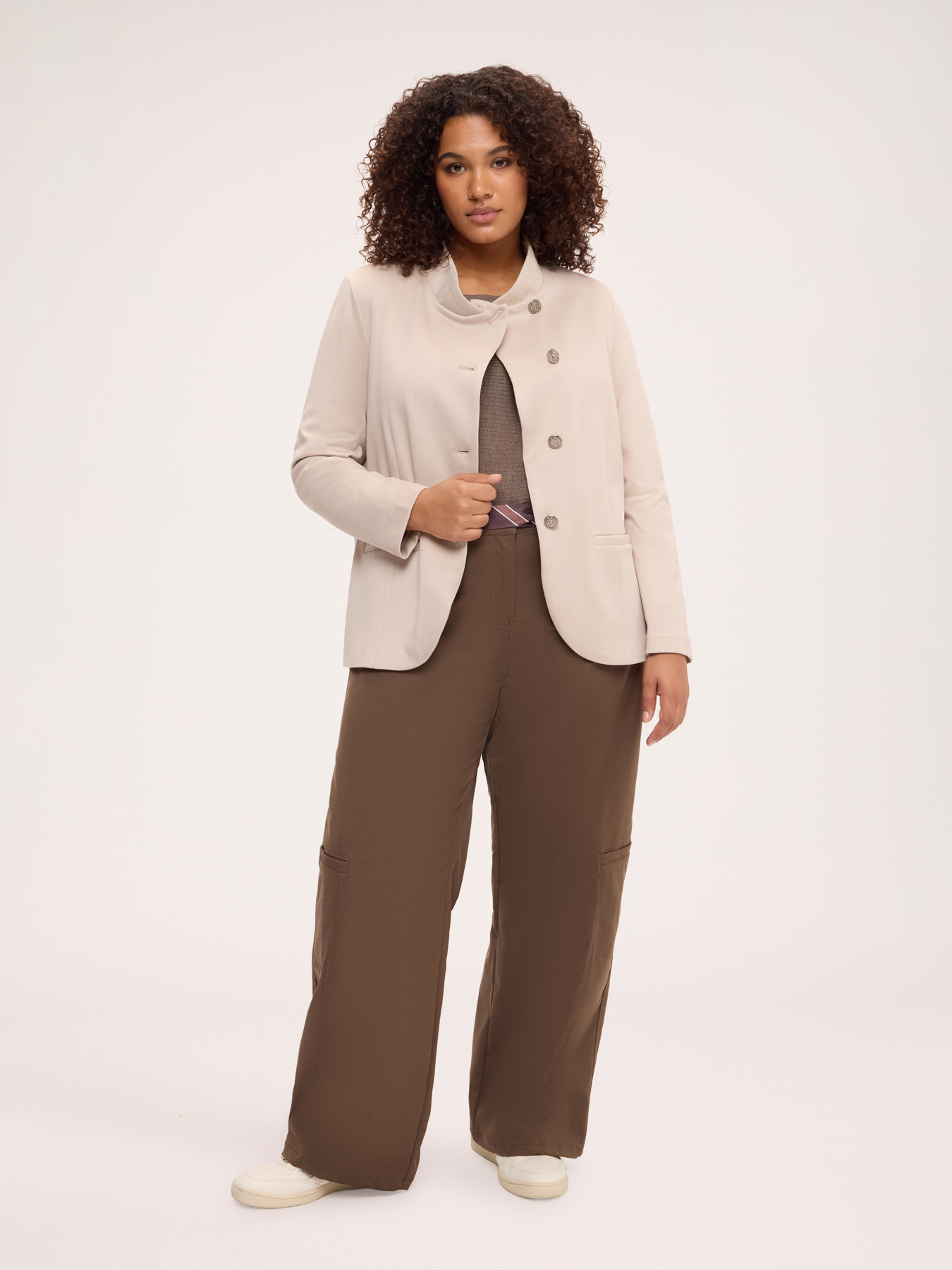 Blazer with asymmetric closure image number 2