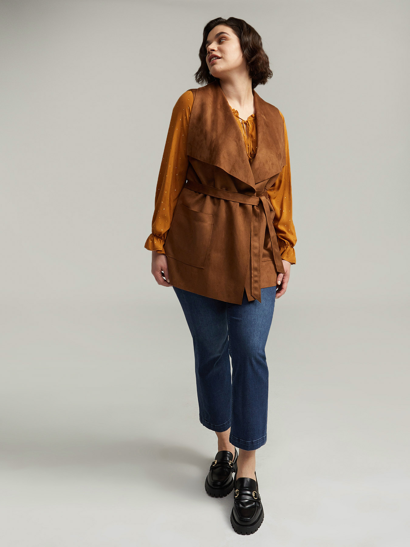 Chaleco efecto ante con cintur&oacute;n image number 1