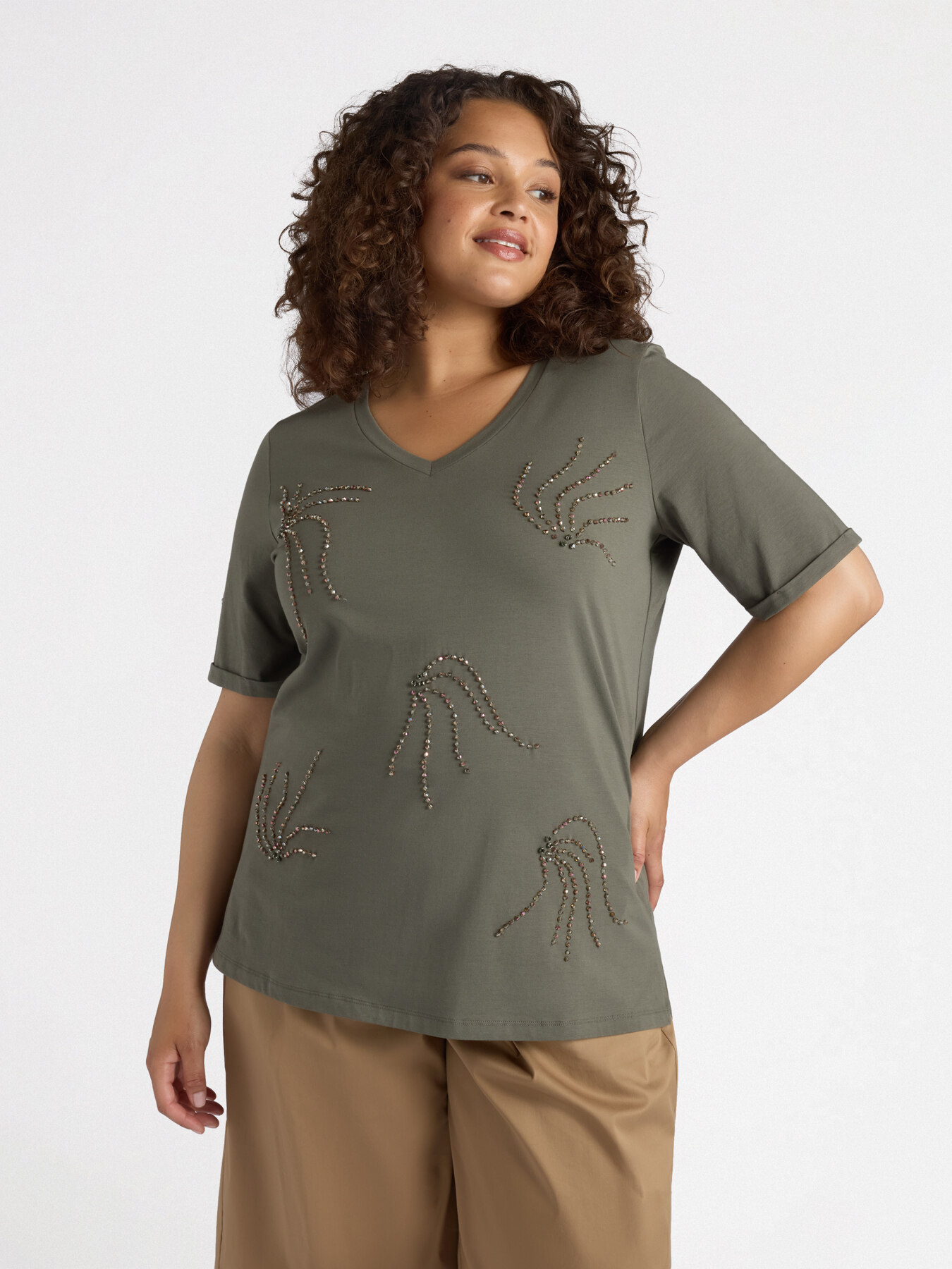 Embroidered T-shirt image number 3