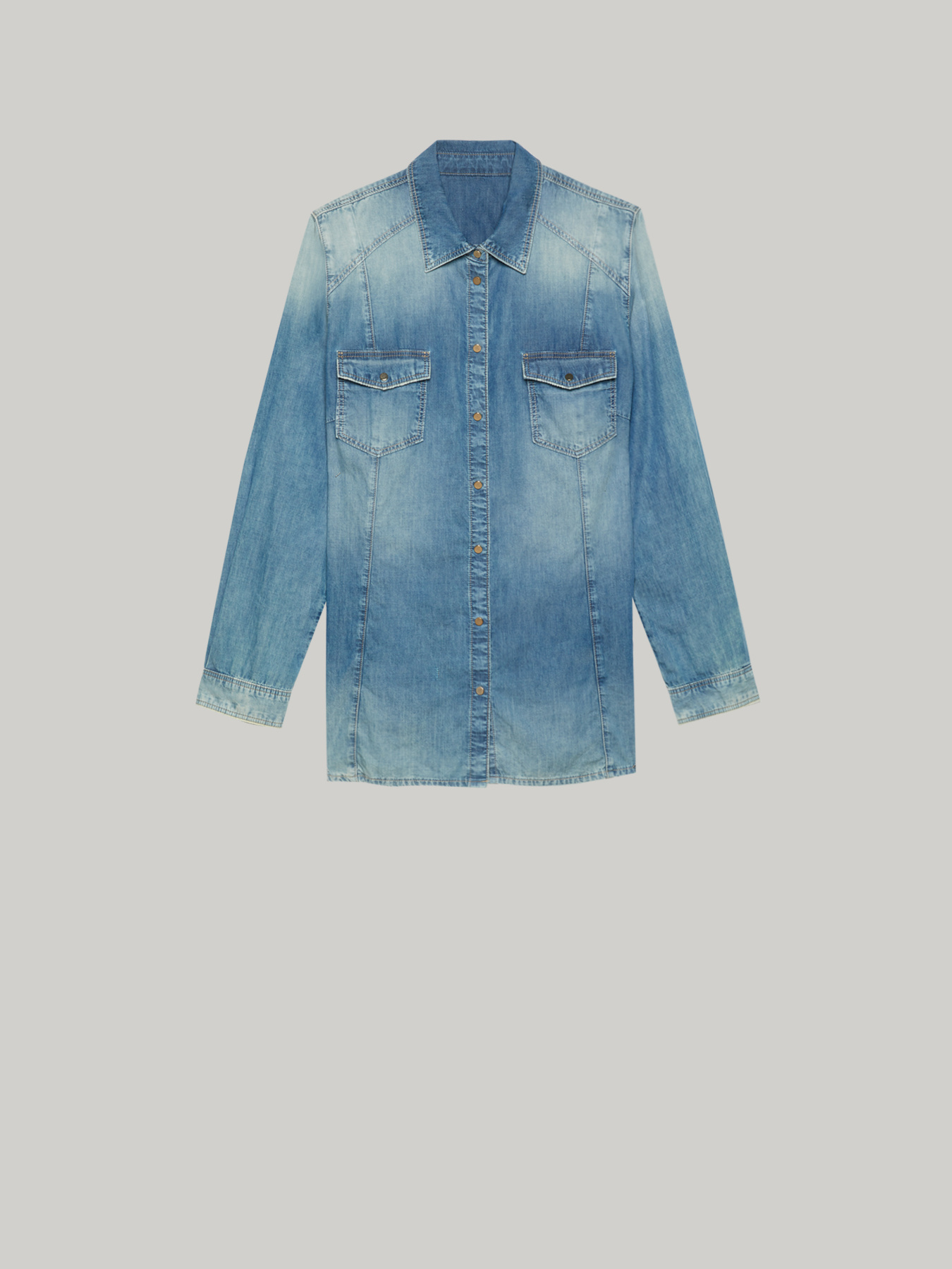 Camisa de tejido vaquero con lavado vintage image number 3