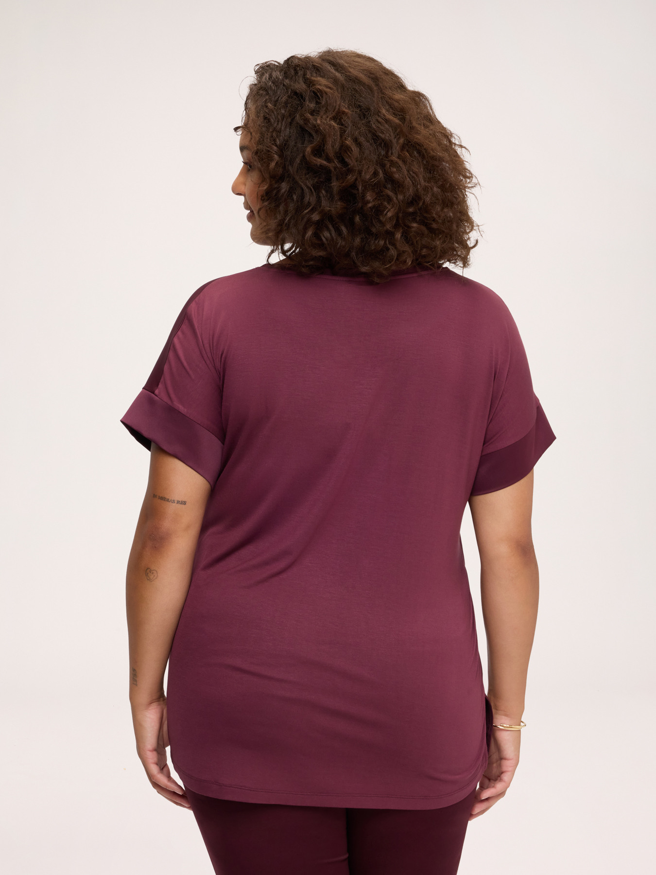 Bi-material T-shirt in satin and jersey image number 1