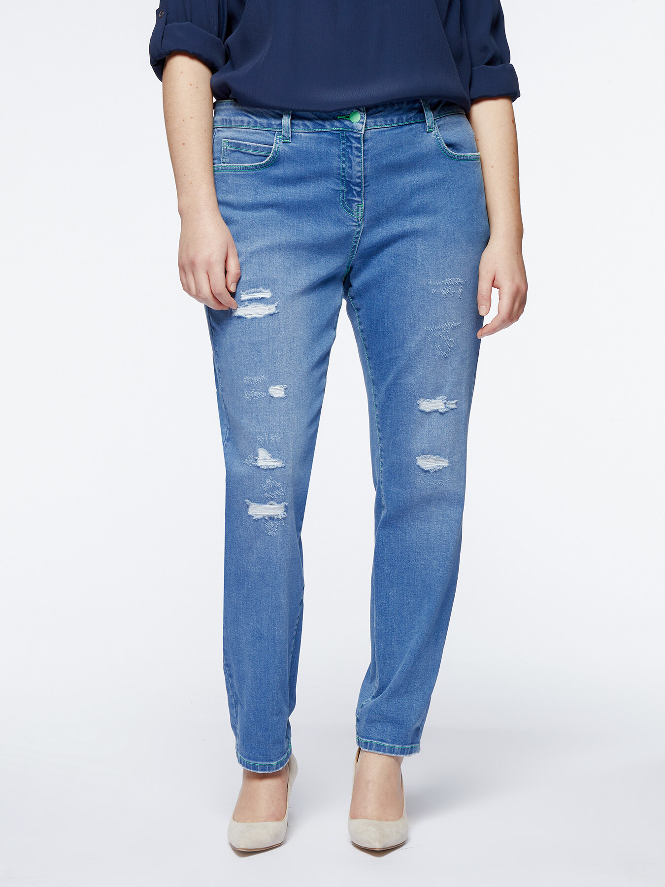 Girlfit Slim Jeans mit Rissen image number 0