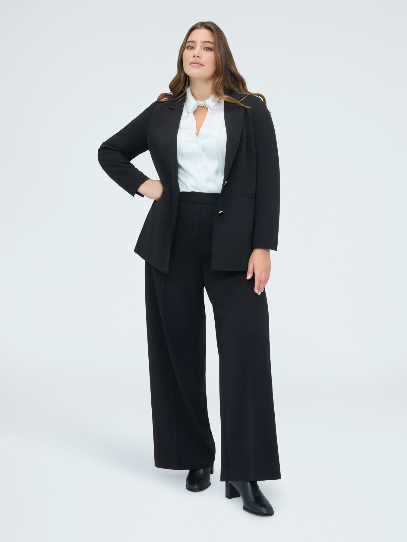 Fitted blazer in stretch fabric image number 2