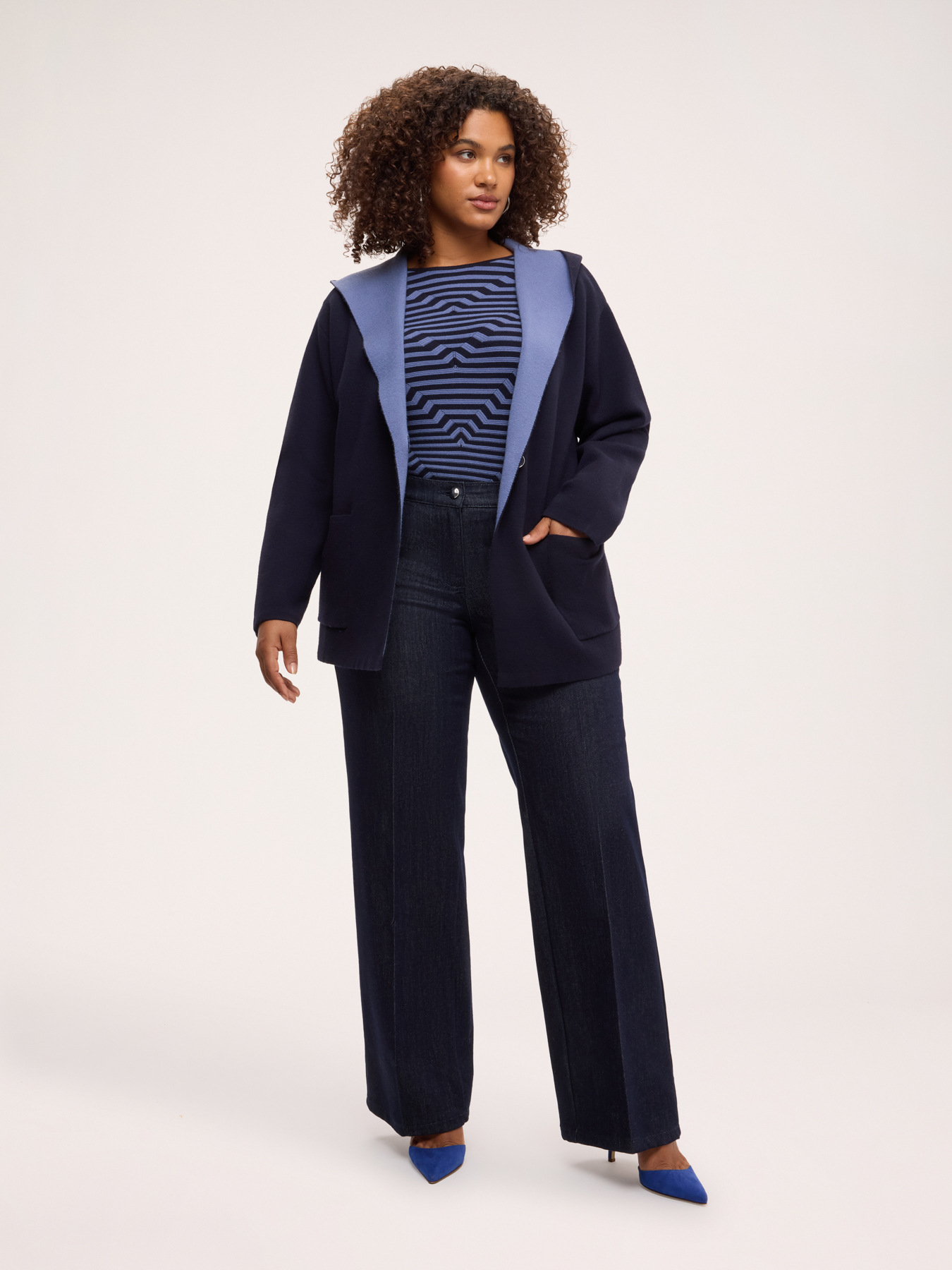 Two-tone knit coat image number 2