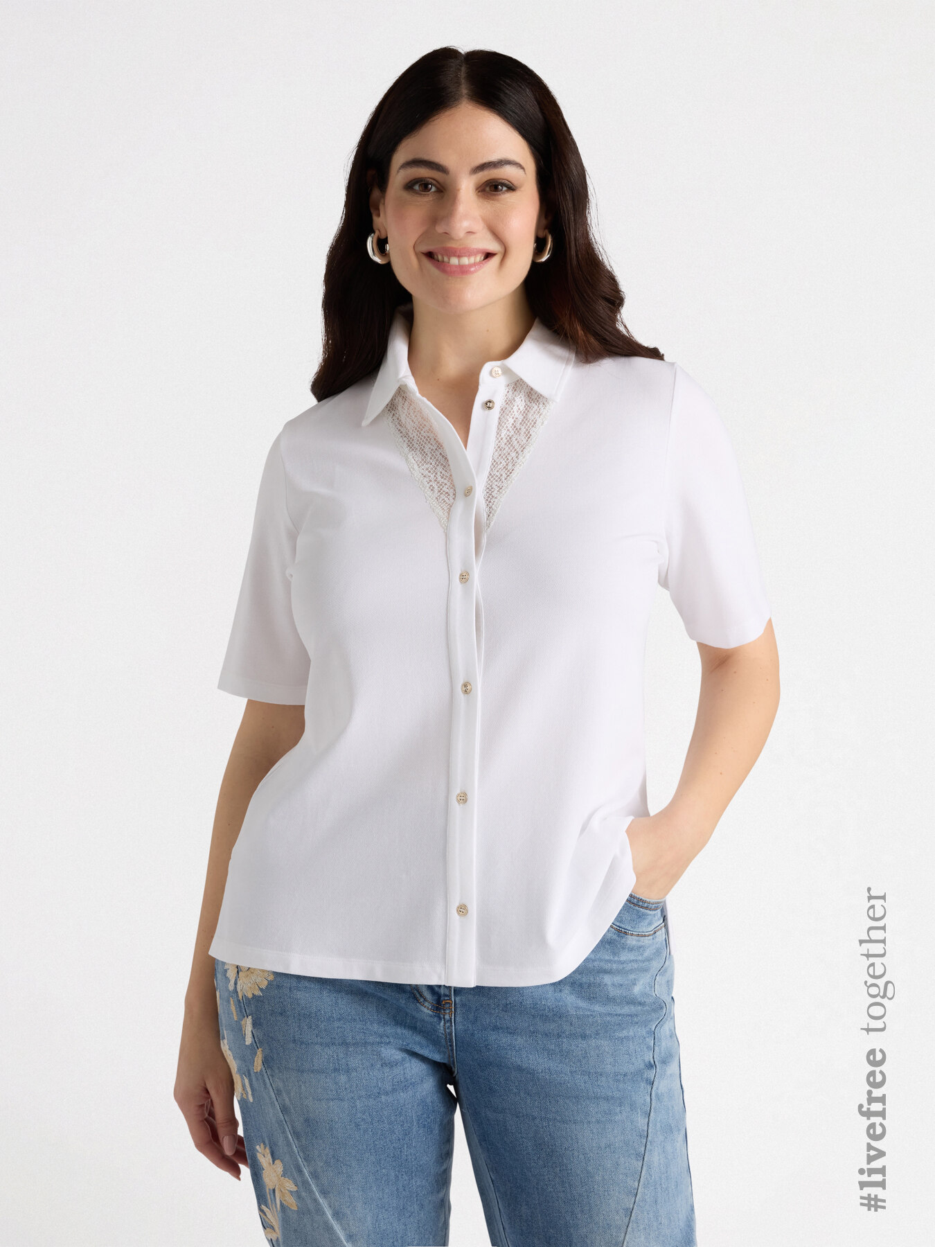 Camisa con aplicaciones bordadas image number 0