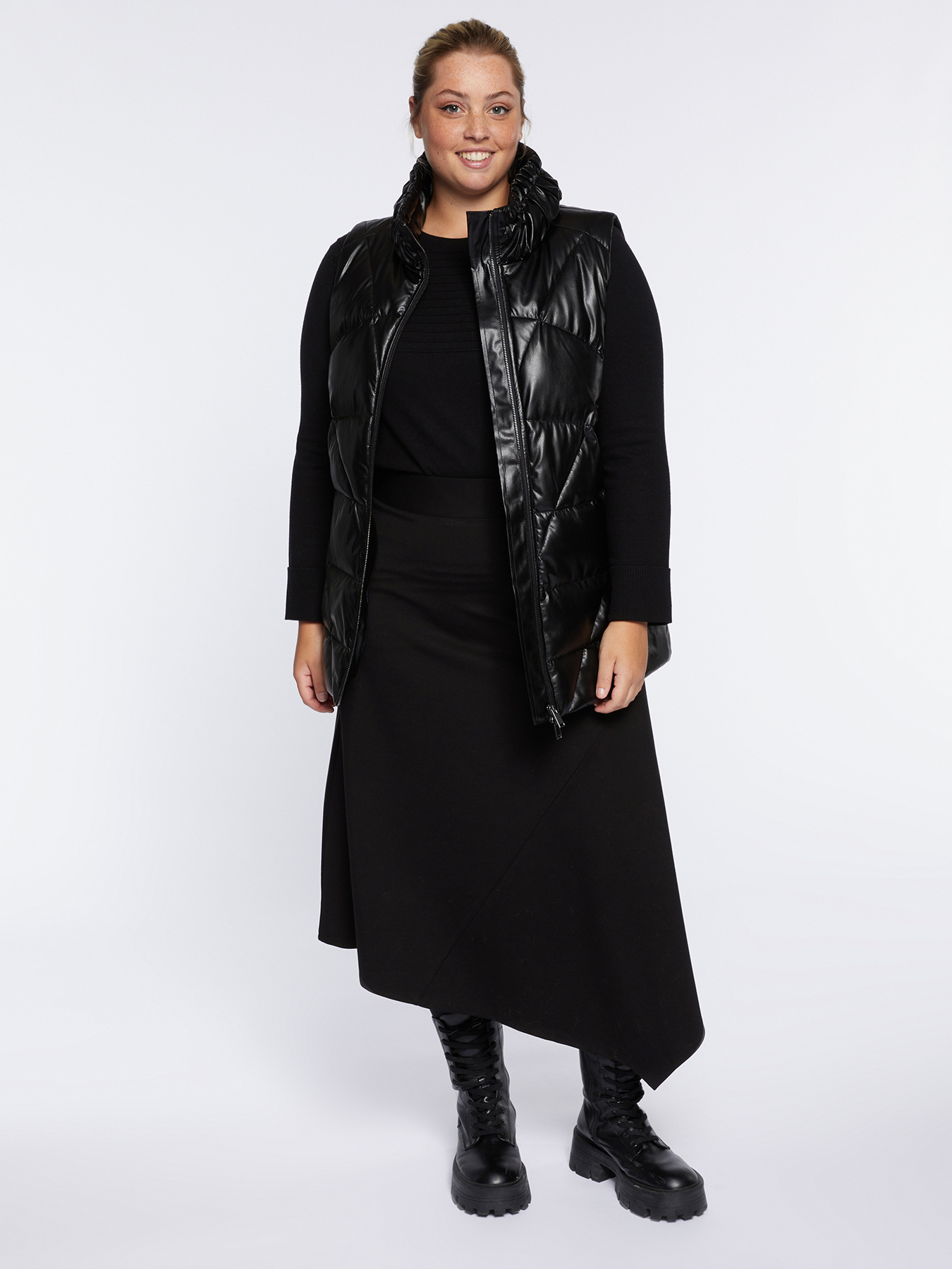 Piumino smanicato in tessuto lucido image number 2