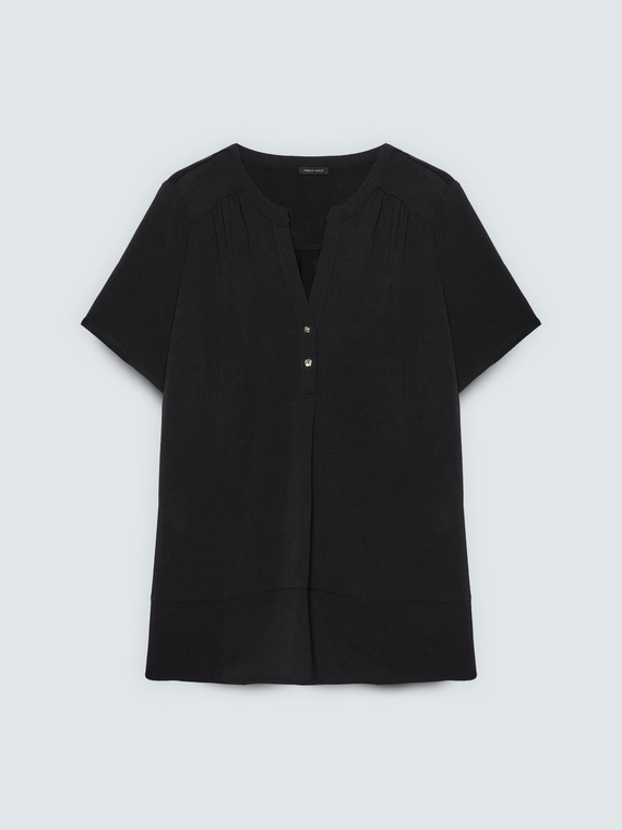 T-Shirt aus Lyocell-Mischung mit Kn&ouml;pfen