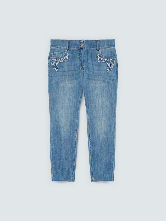 Skinny Jeans with macram&eacute; embroidery