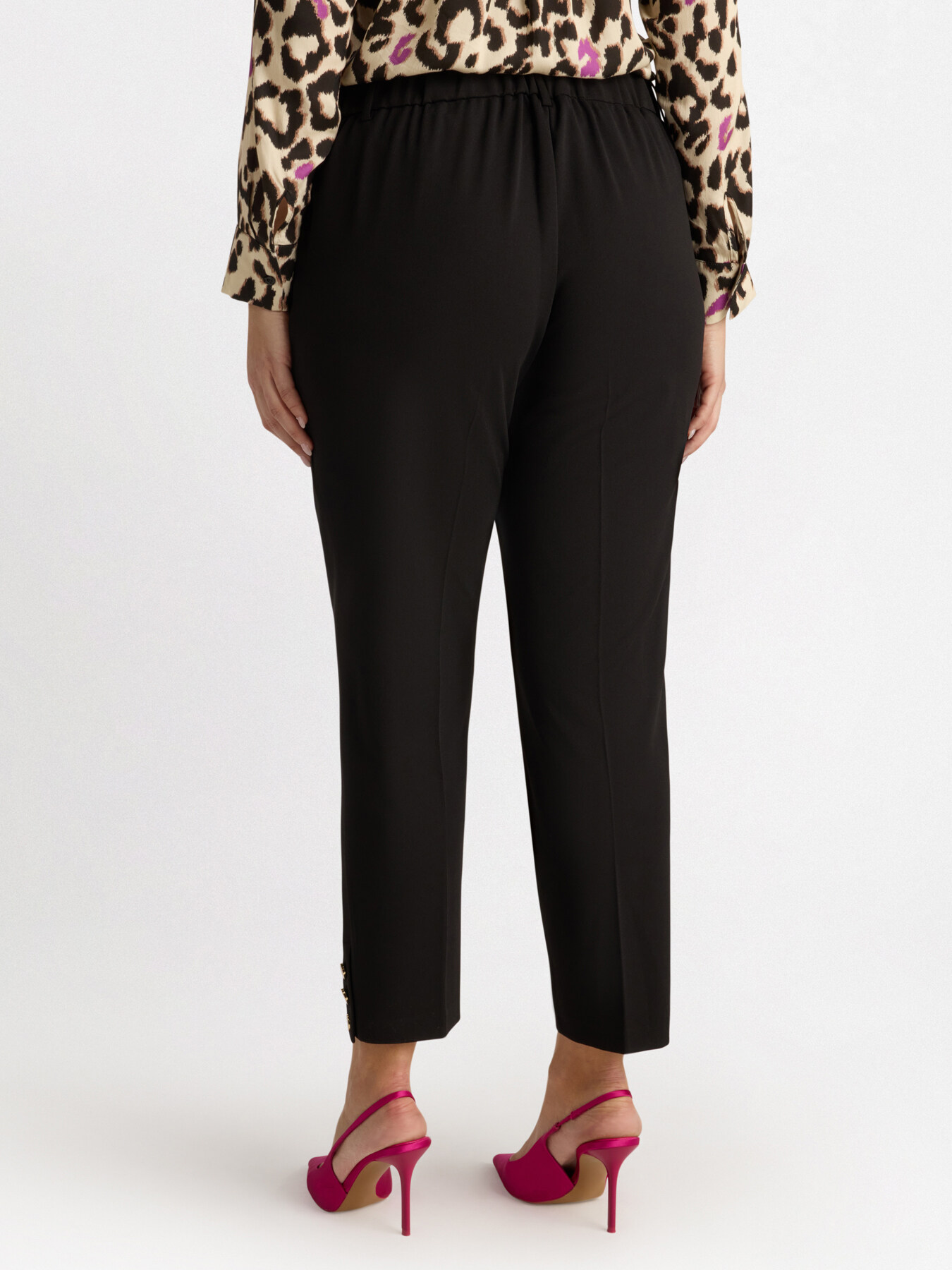 New York trousers with buttons at the hem image number 2