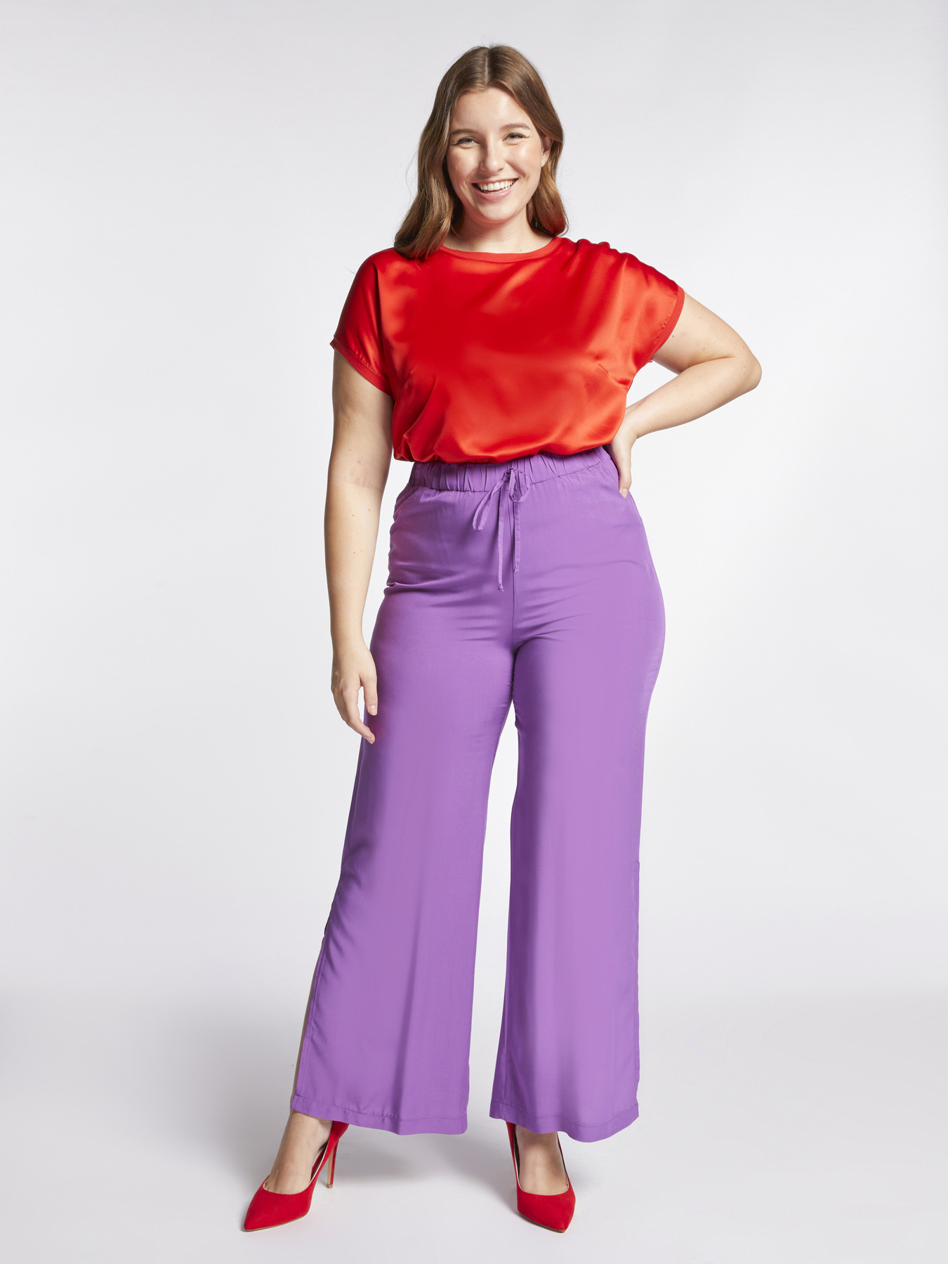 Pantaloni ampi in viscosa con spacchi image number 0