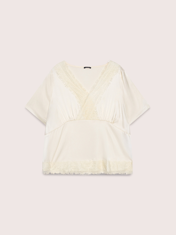 Seidenbluse mit Spitzendetails