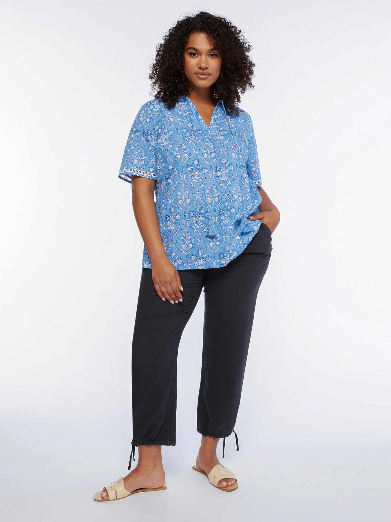 Pantaloni con coulisse al fondo image number 0