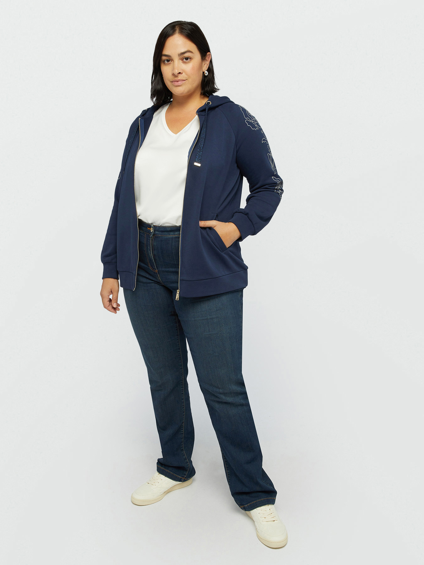 Sweat-shirt avec broderie &agrave; fleurs image number 3