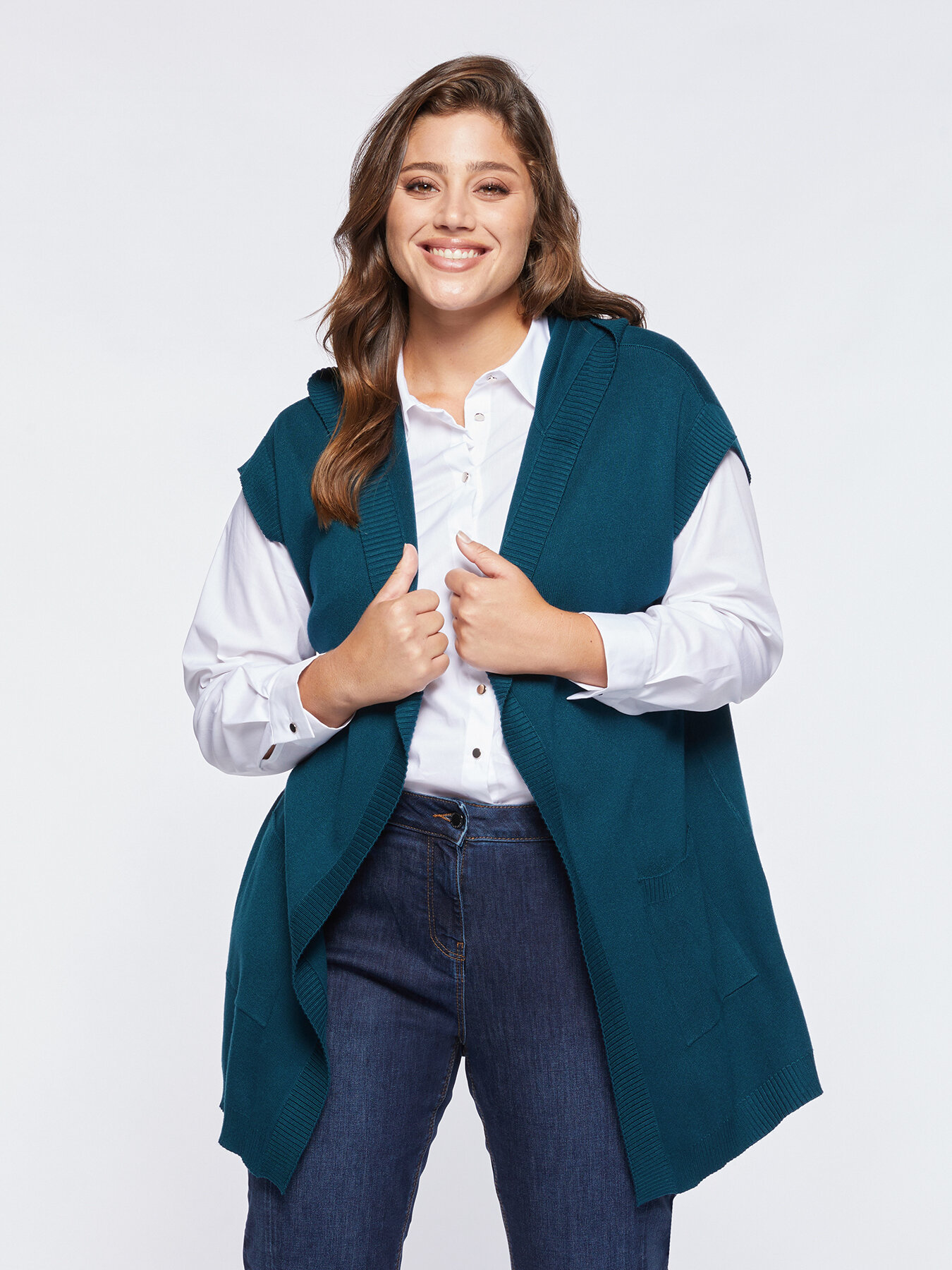 Chaleco largo de punto con capucha image number 0