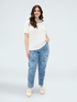 T-Shirt aus Baumwolle mit Applikation am Ausschnitt image number 0