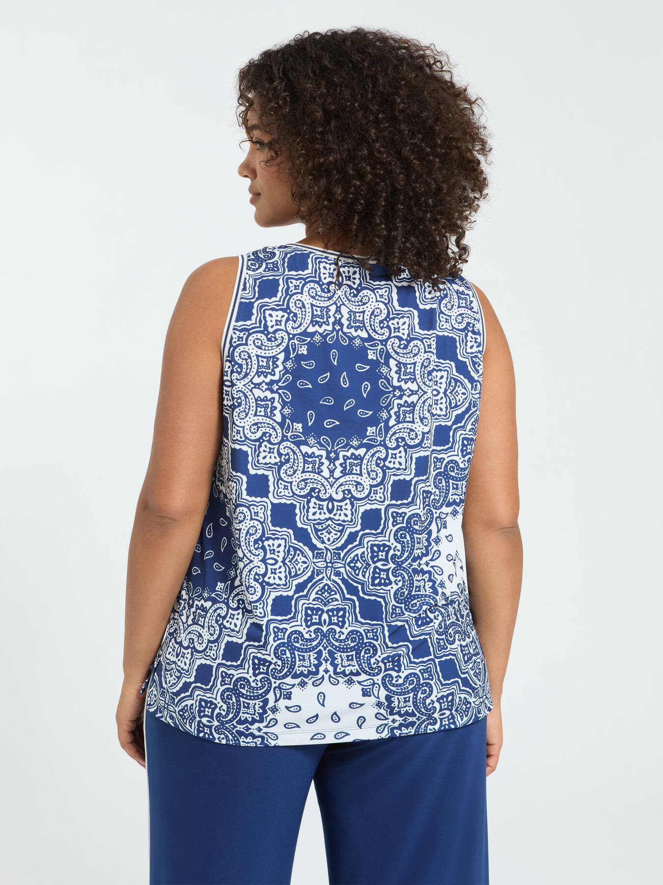 Jersey top with bandana print image number 1