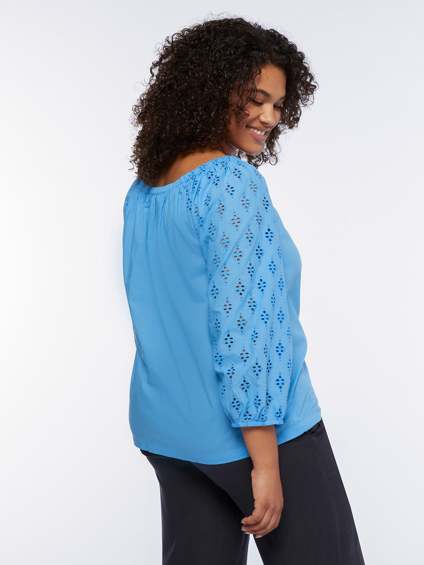 Off-Shoulder-Bluse mit &Auml;rmeln aus St. Galler Spitze image number 1