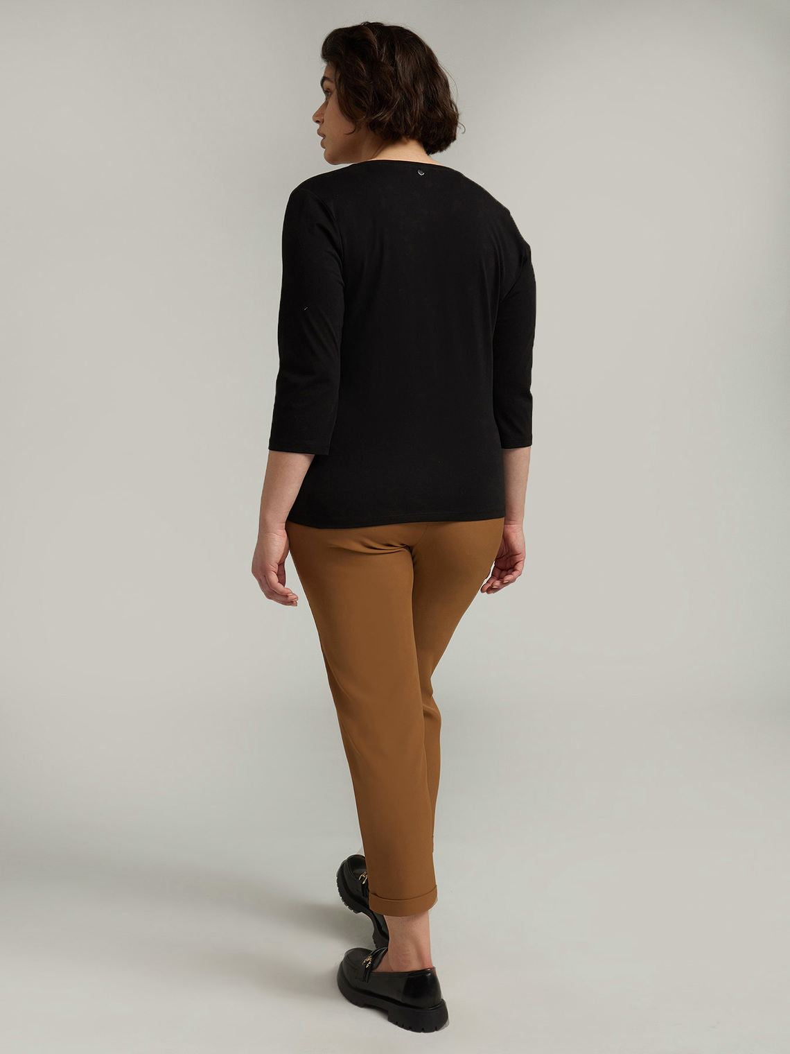 Pantaloni carrot in tessuto tecnico - FiorellaRubino.com