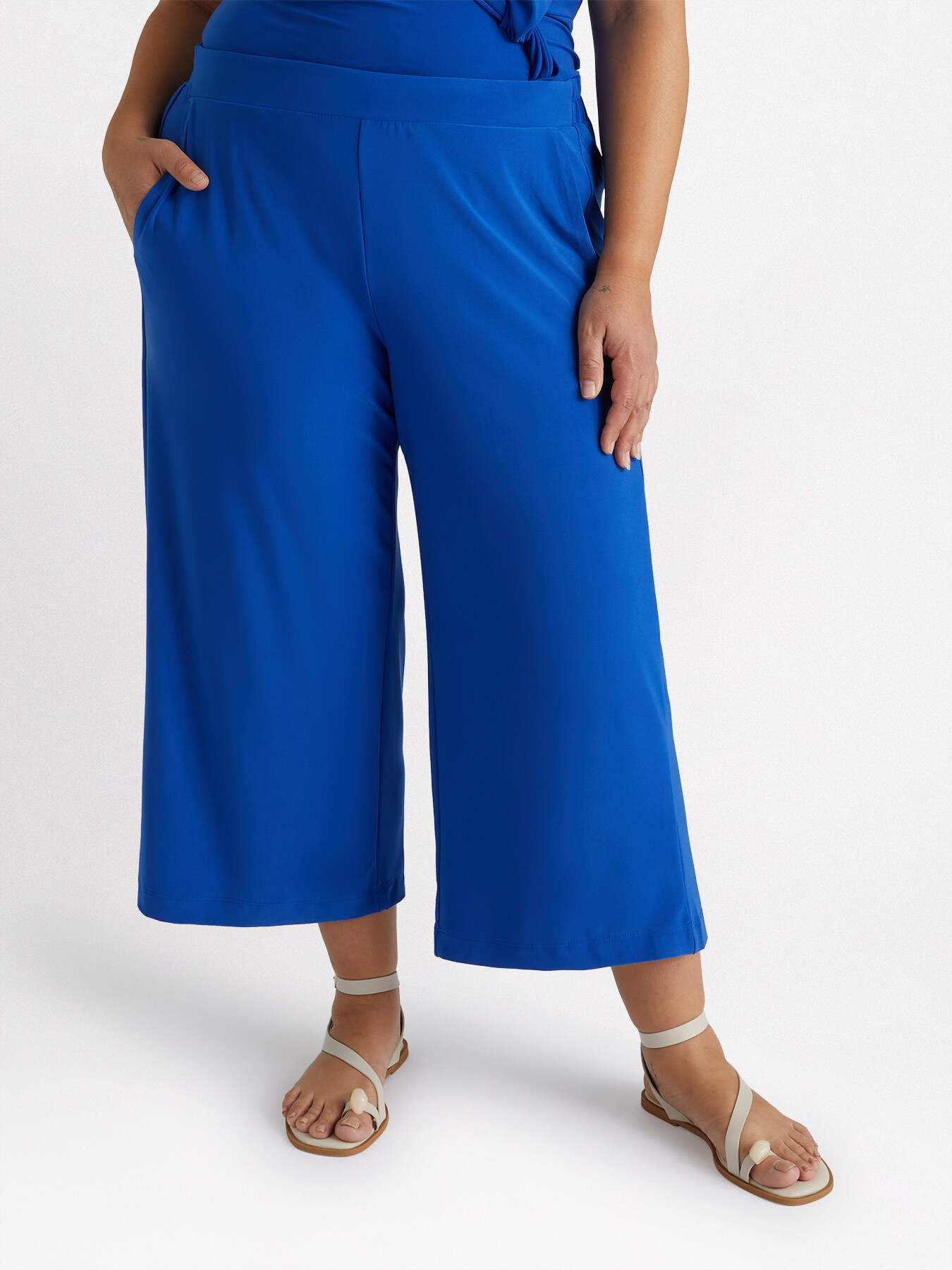 Pantaloni cropped ampi in jersey image number 0