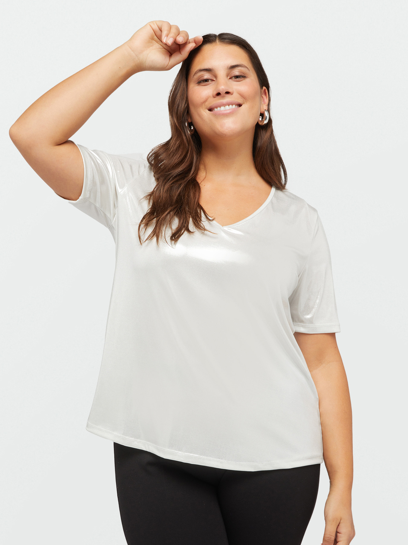 T-Shirt mit laminierter Optik image number 0