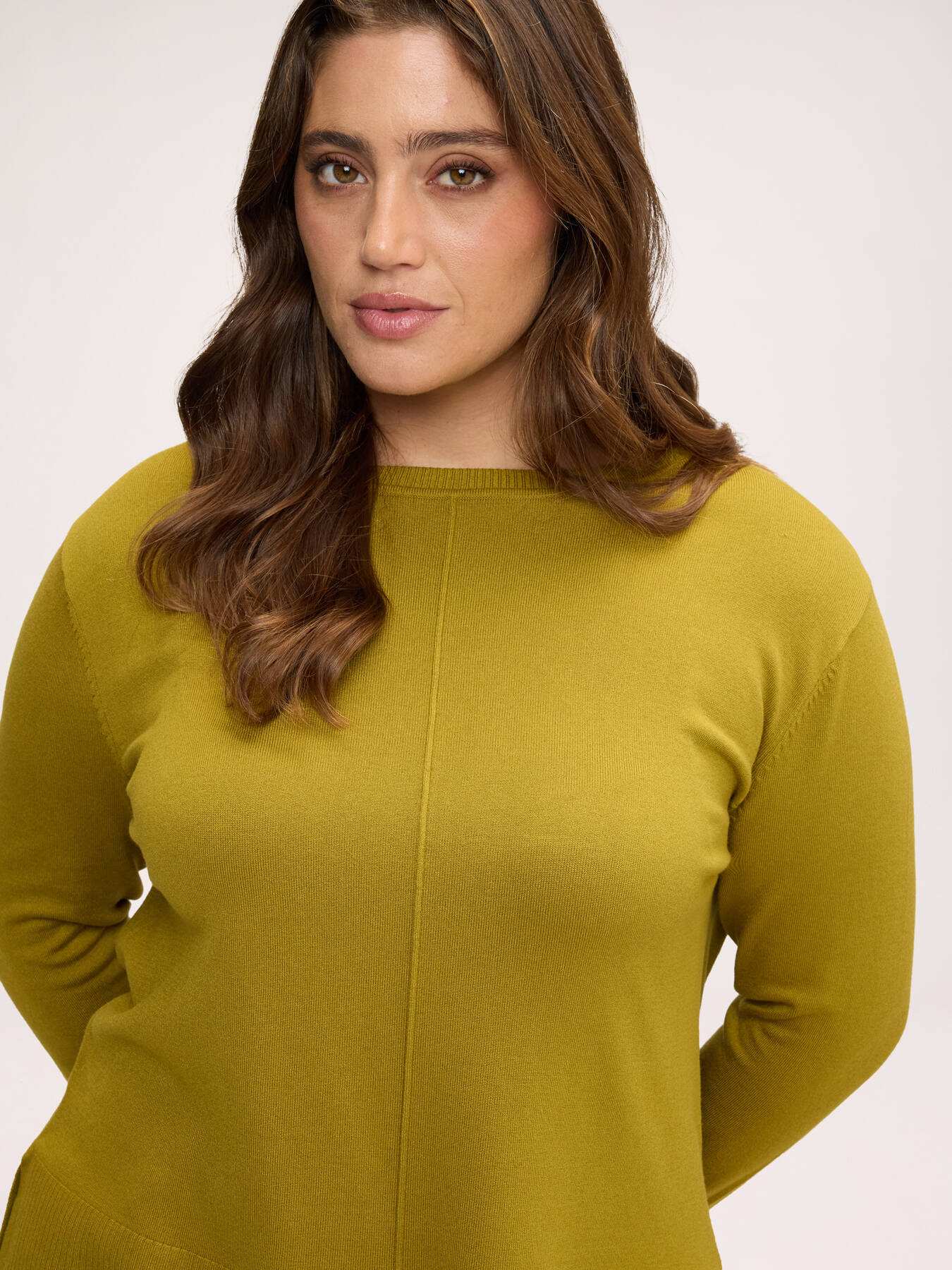 Pullover aus Viskose-Mischgewebe mit Carmenausschnitt image number 3
